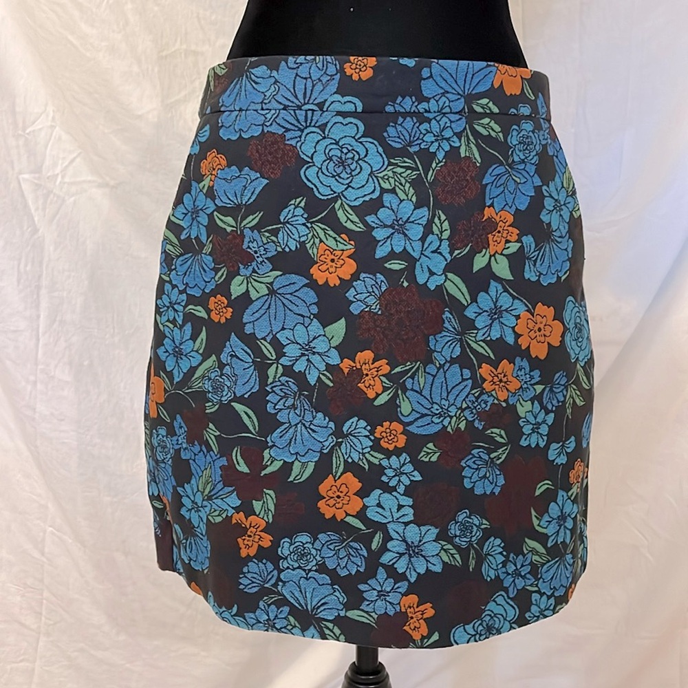 **2/$18** NWT - Loft Skirt - Size 6